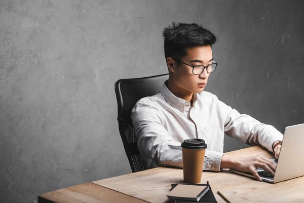 Quel est l'impact des avis clients sur le SEO pour un site de services à domicile?